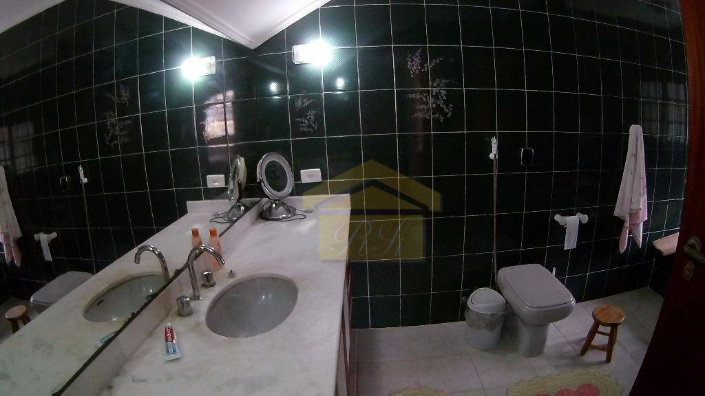 Sobrado à venda com 3 quartos, 250m² - Foto 13