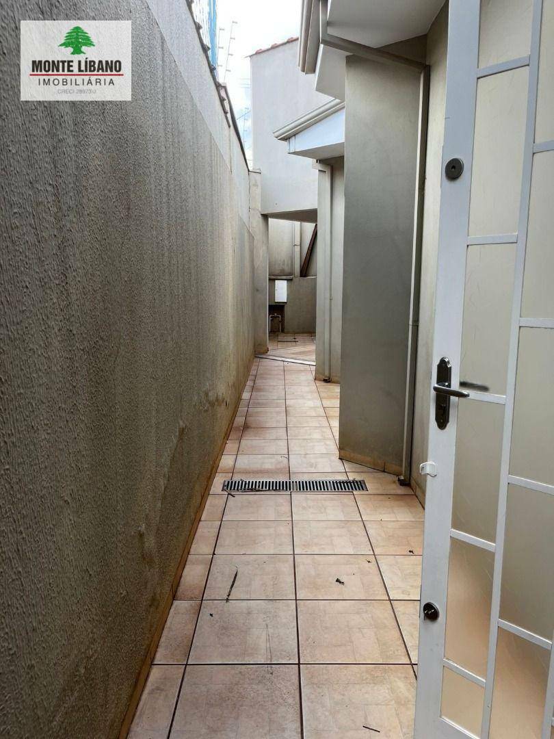 Casa à venda com 3 quartos, 300m² - Foto 14