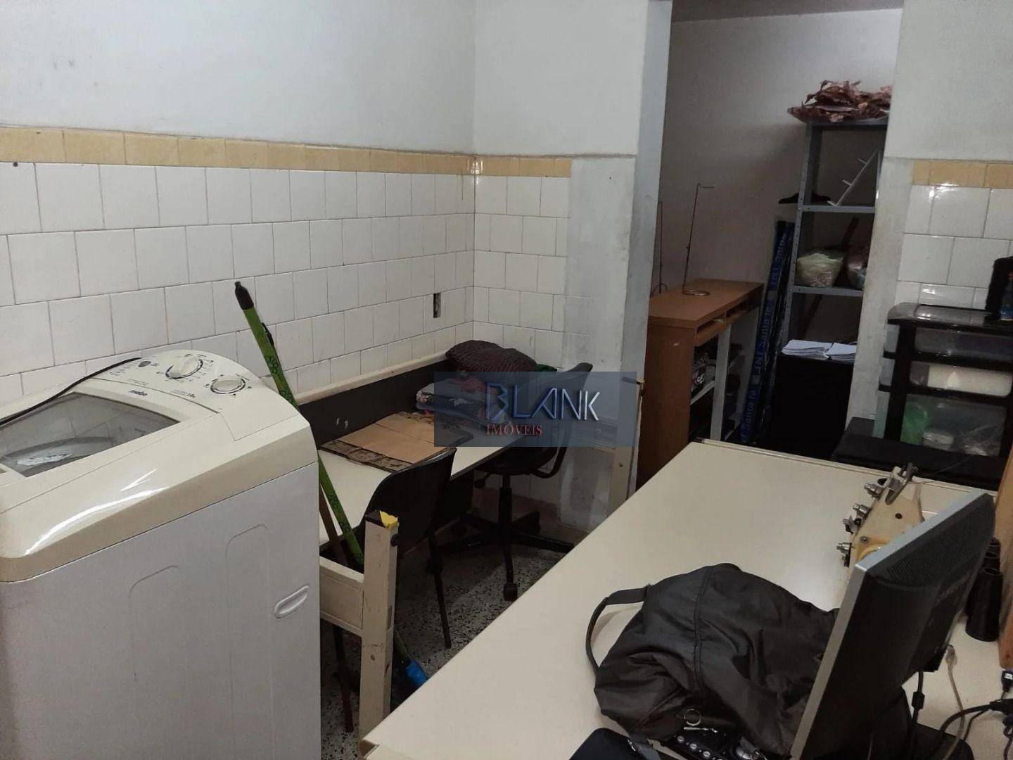 Casa à venda e aluguel com 3 quartos, 210m² - Foto 21