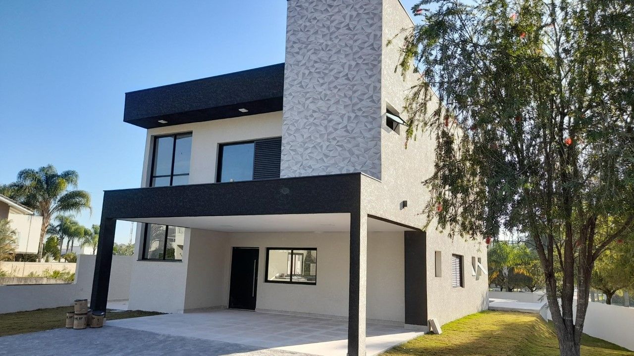 Casa de Condomínio à venda com 4 quartos, 266m² - Foto 1