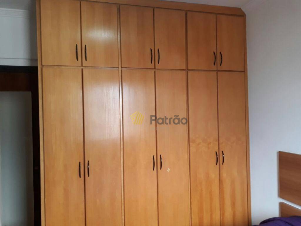 Apartamento à venda com 2 quartos, 70m² - Foto 11