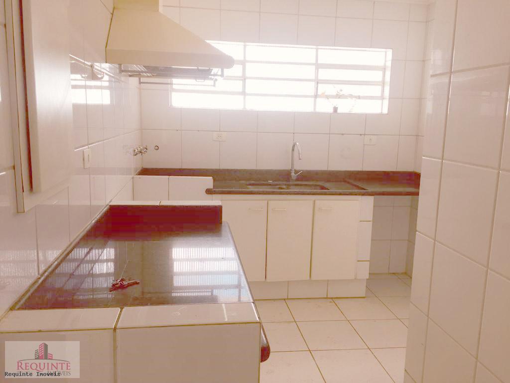 Casa para alugar com 3 quartos, 350m² - Foto 16