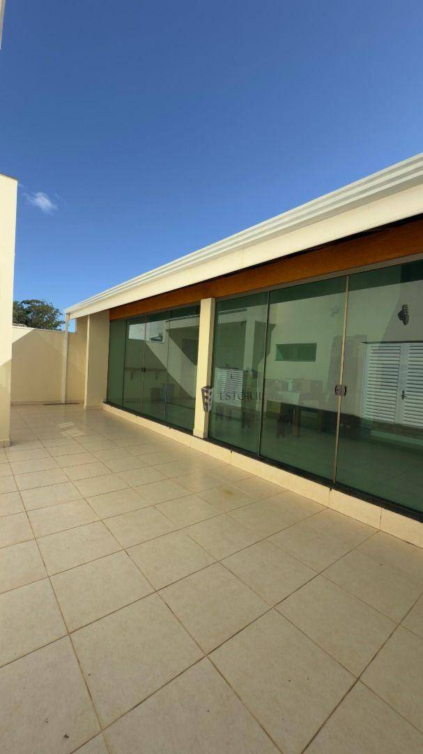 Casa à venda com 3 quartos, 224m² - Foto 4