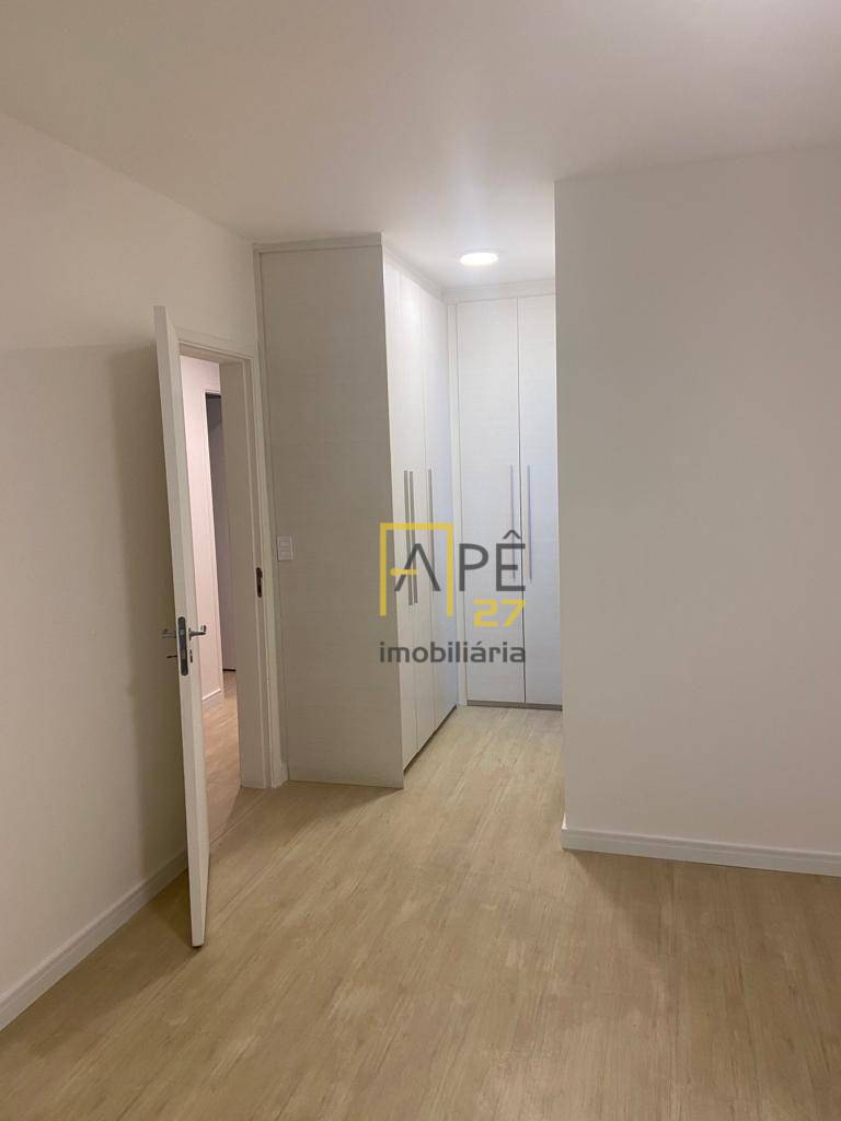 Apartamento para alugar com 3 quartos, 165m² - Foto 14