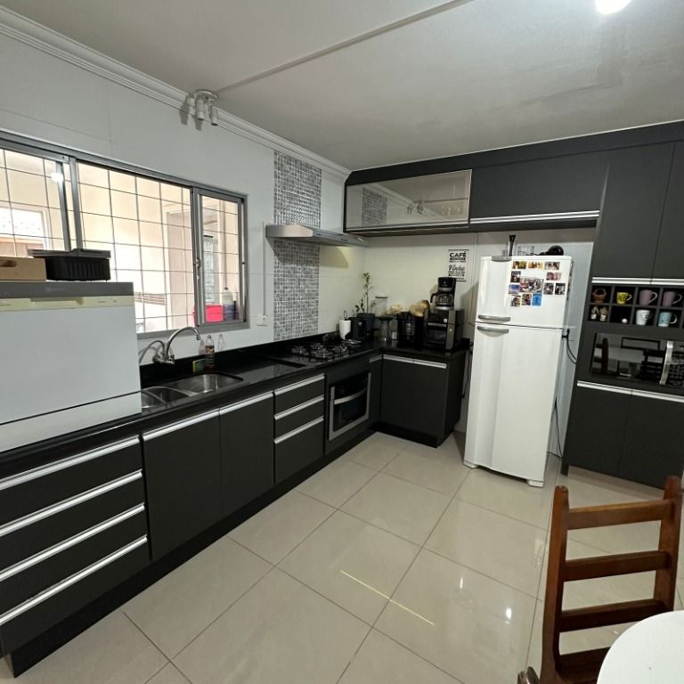 Casa à venda com 3 quartos, 166m² - Foto 5