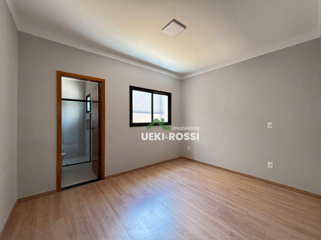 Casa à venda com 3 quartos, 79m² - Foto 5