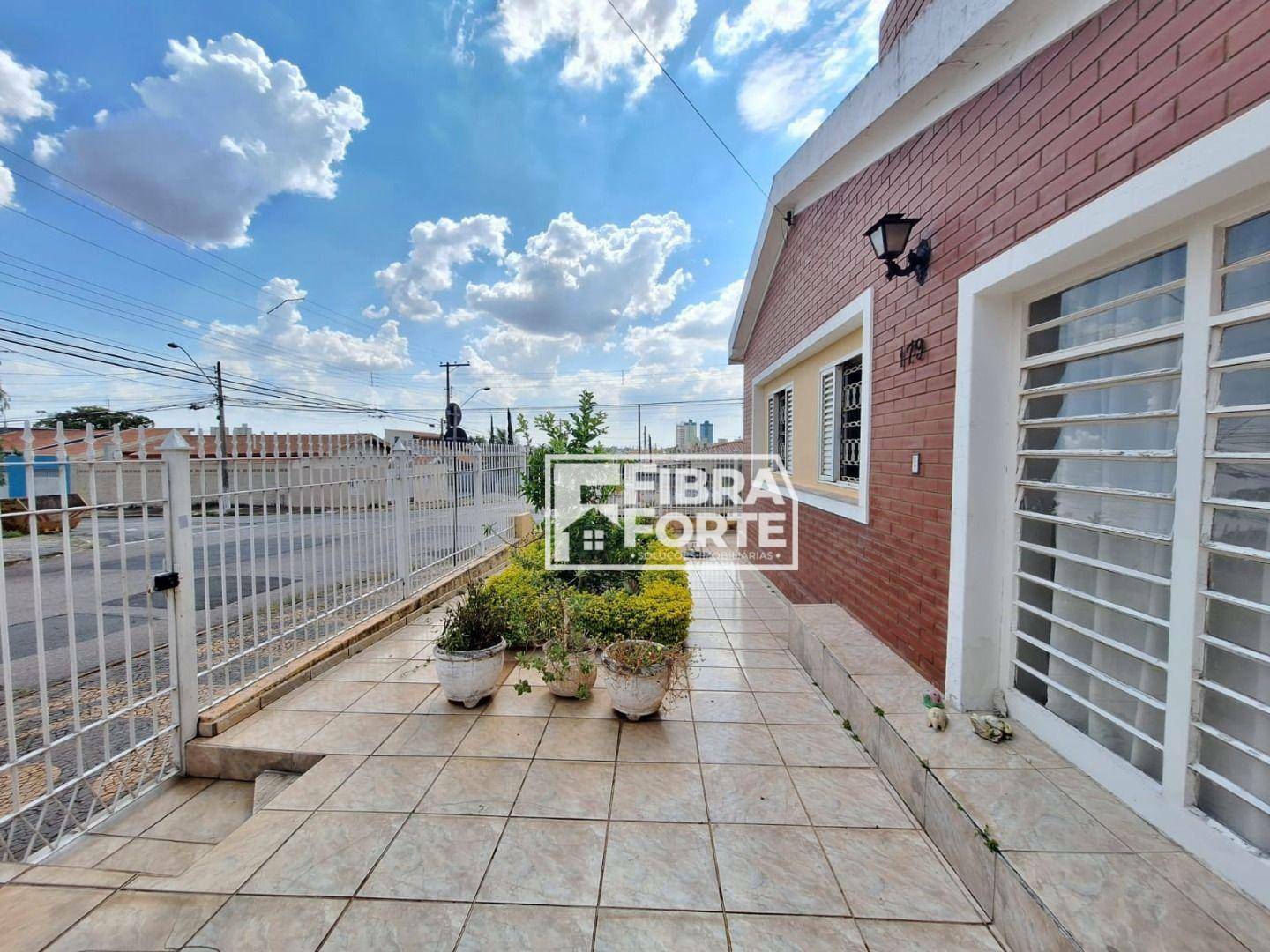 Casa à venda com 2 quartos, 209m² - Foto 2