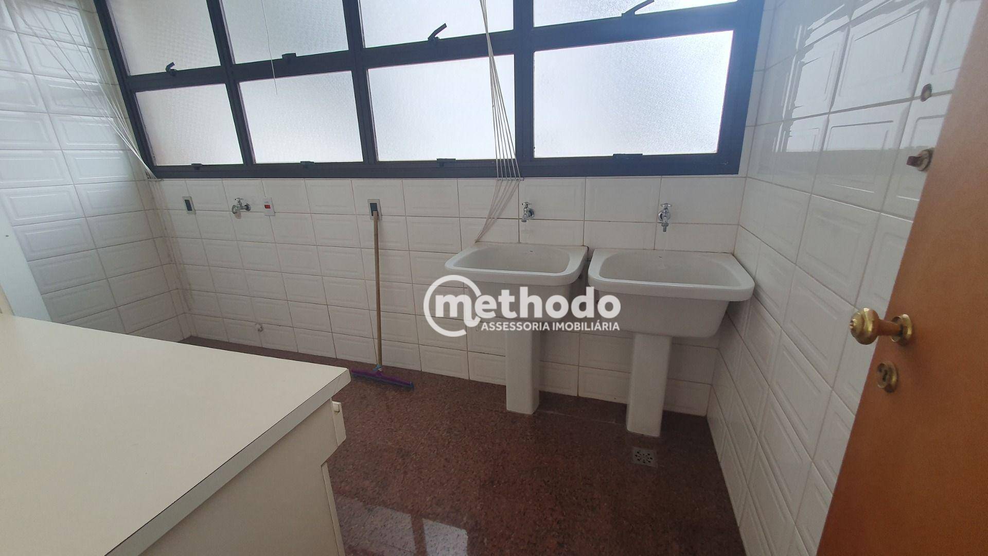 Apartamento para alugar com 4 quartos, 235m² - Foto 13