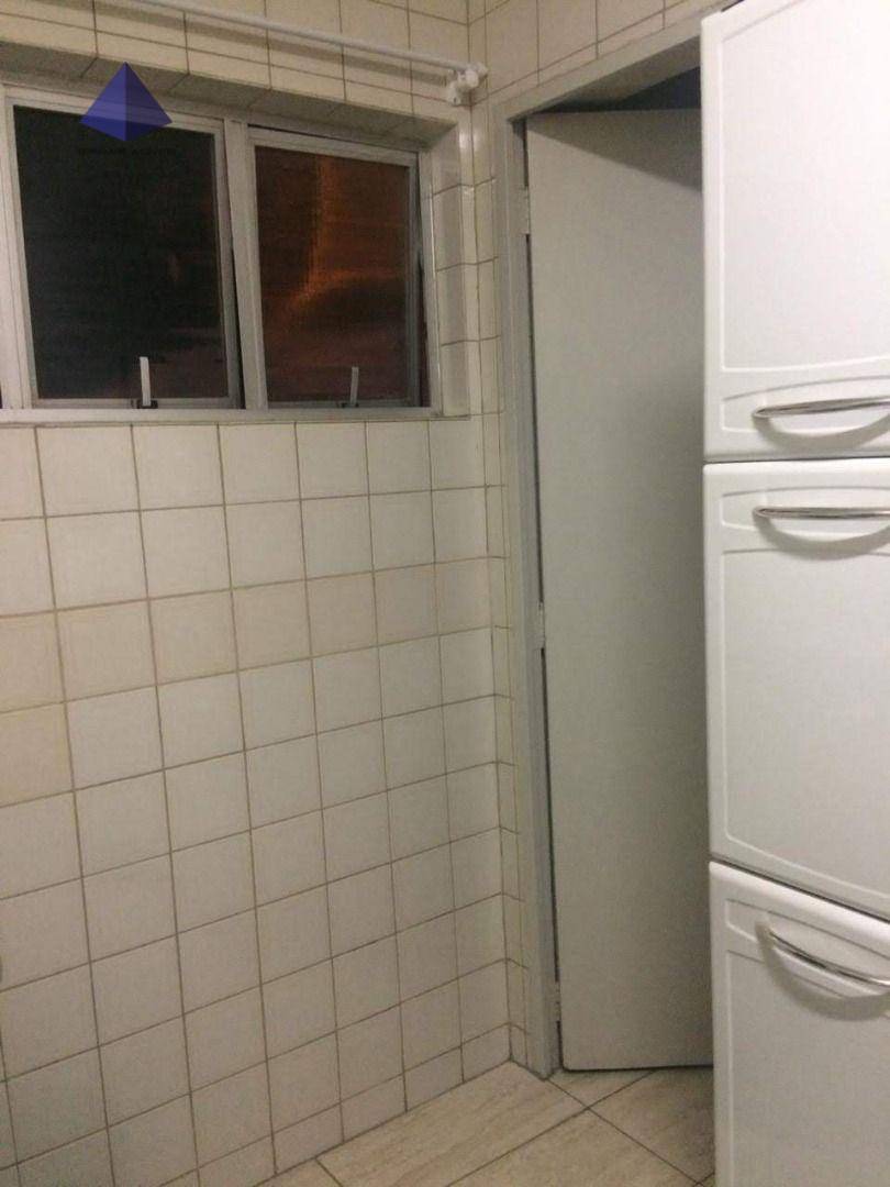 Apartamento à venda com 2 quartos, 62m² - Foto 13