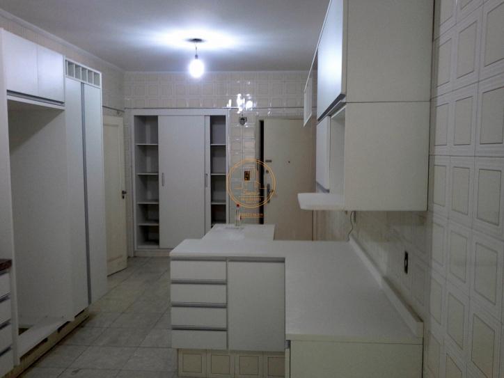 Apartamento à venda e aluguel com 3 quartos, 240m² - Foto 11