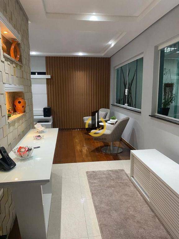 Casa à venda com 3 quartos, 380m² - Foto 4