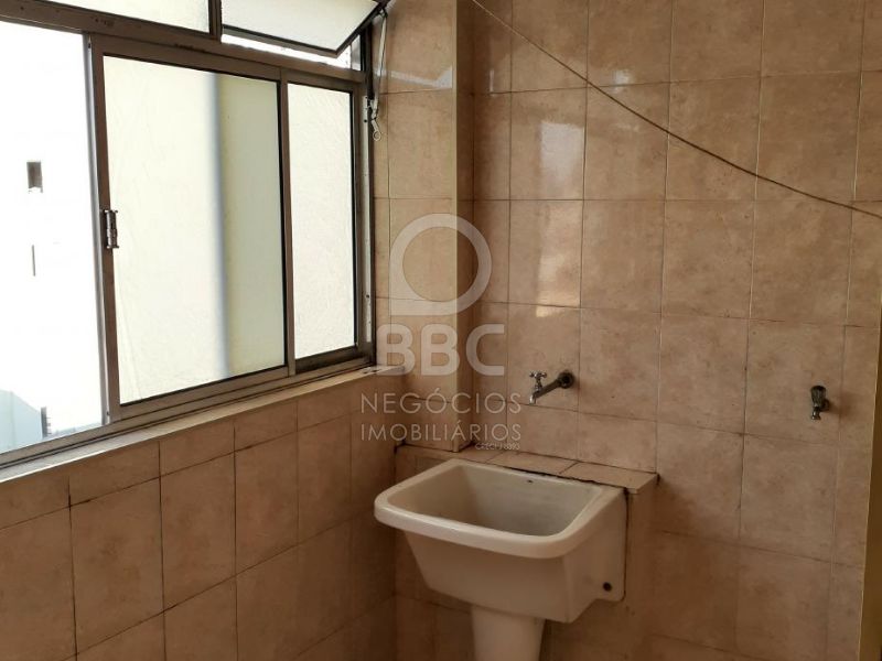 Apartamento para alugar com 3 quartos, 144m² - Foto 3