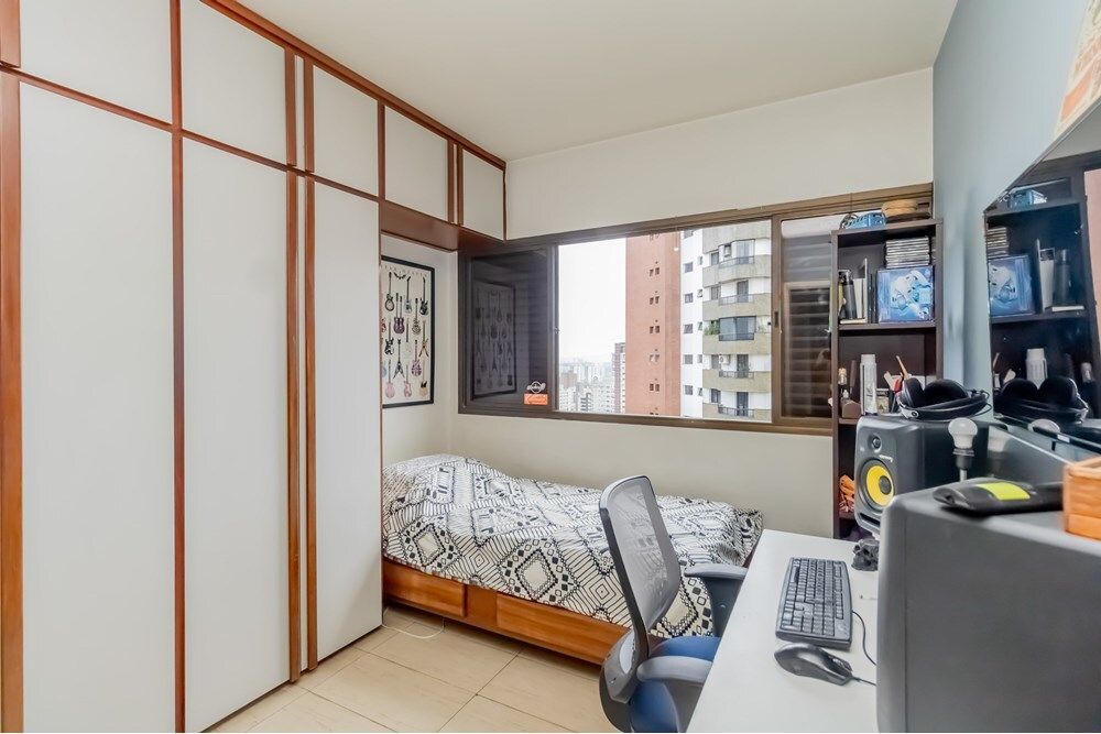 Apartamento à venda com 3 quartos, 130m² - Foto 3