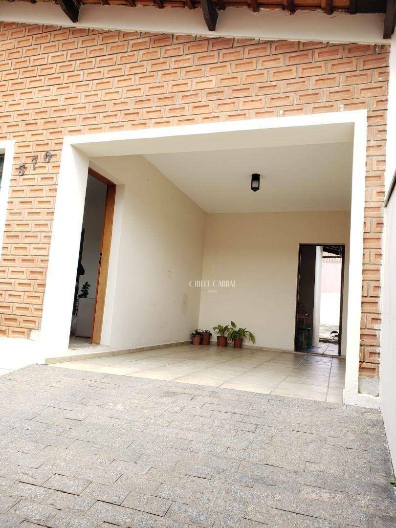 Casa à venda com 5 quartos, 167m² - Foto 3