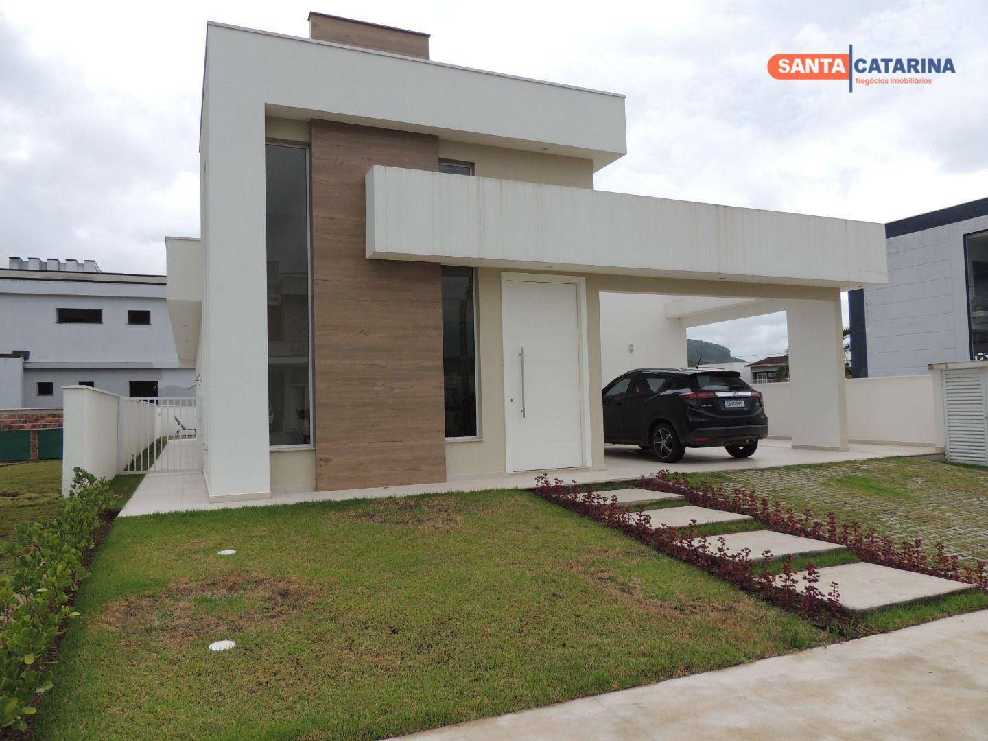 Casa de Condomínio à venda com 4 quartos, 412m² - Foto 1