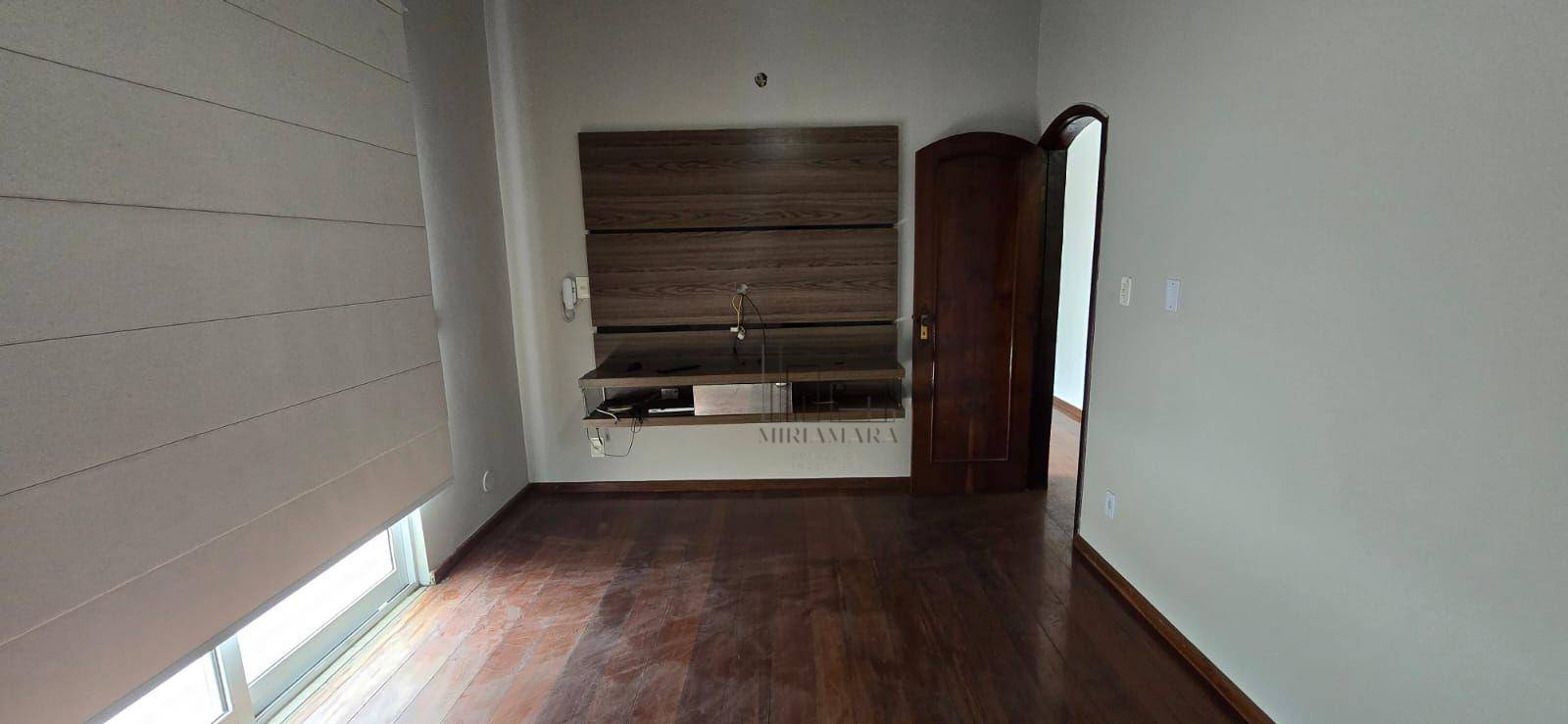 Casa à venda com 3 quartos, 360m² - Foto 18