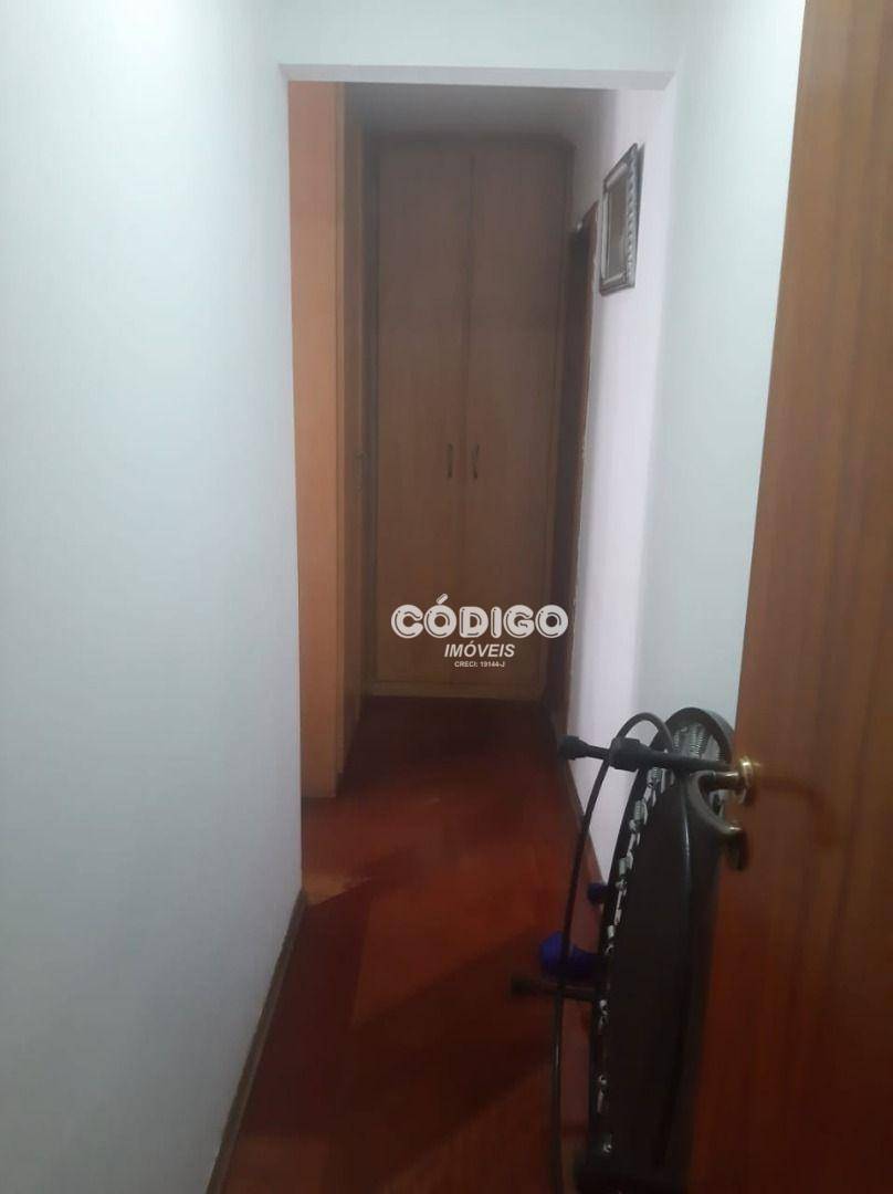 Apartamento à venda com 3 quartos, 75m² - Foto 4