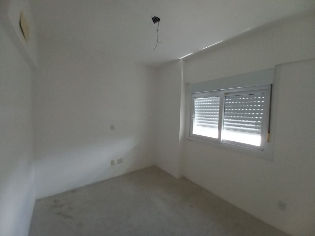 Apartamento à venda com 3 quartos, 140m² - Foto 5