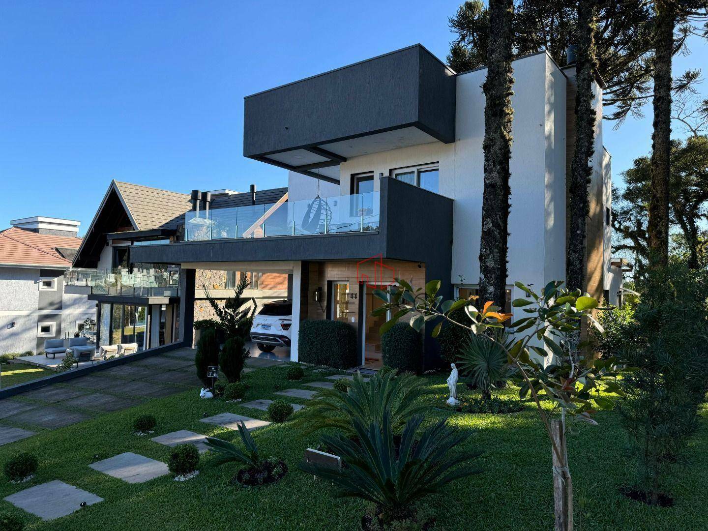 Casa de Condomínio à venda com 5 quartos, 360m² - Foto 1