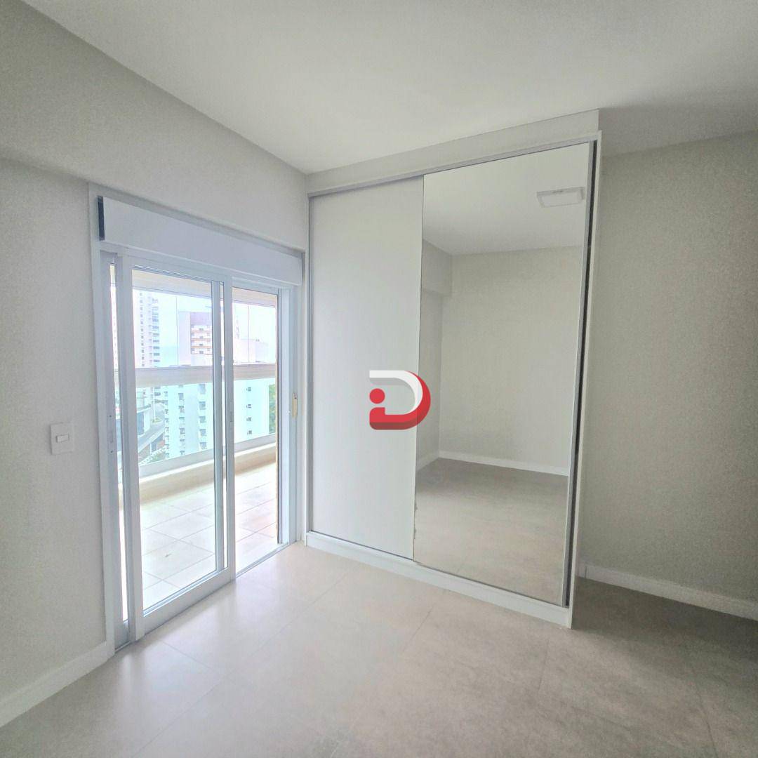 Apartamento para alugar com 2 quartos, 90m² - Foto 9