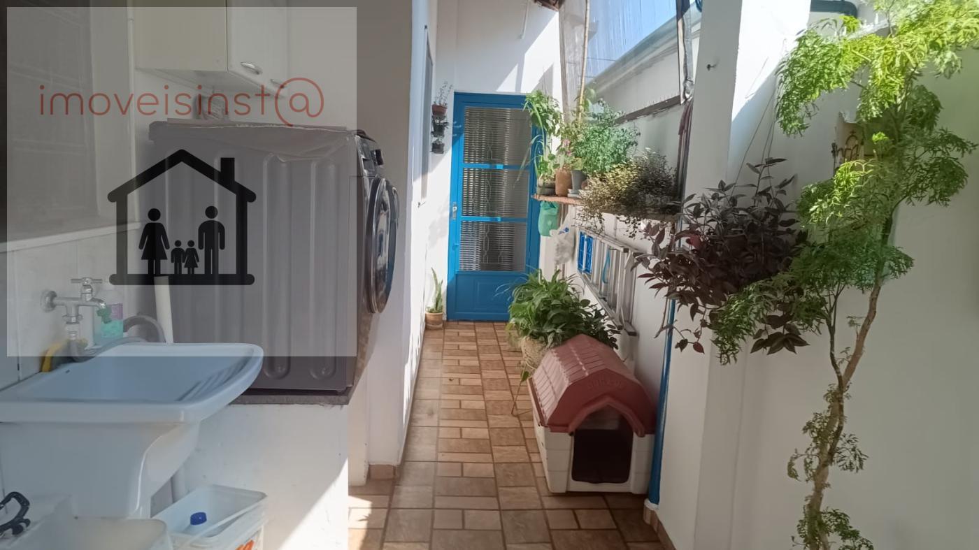 Casa à venda com 3 quartos, 200m² - Foto 14