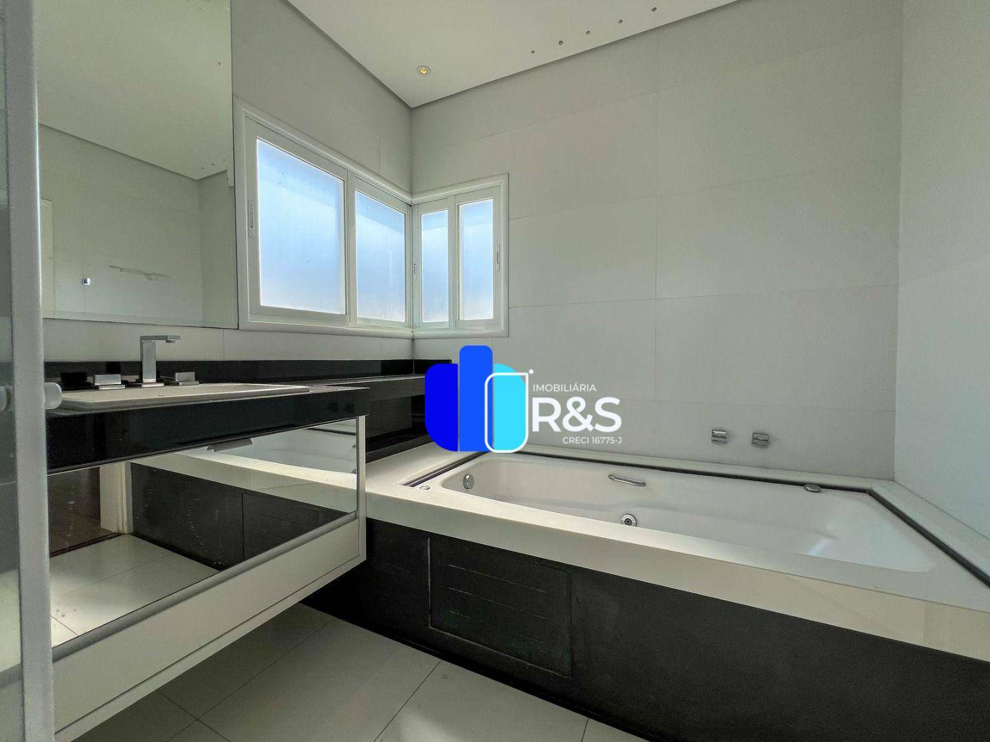 Casa de Condomínio à venda e aluguel com 4 quartos, 625m² - Foto 24