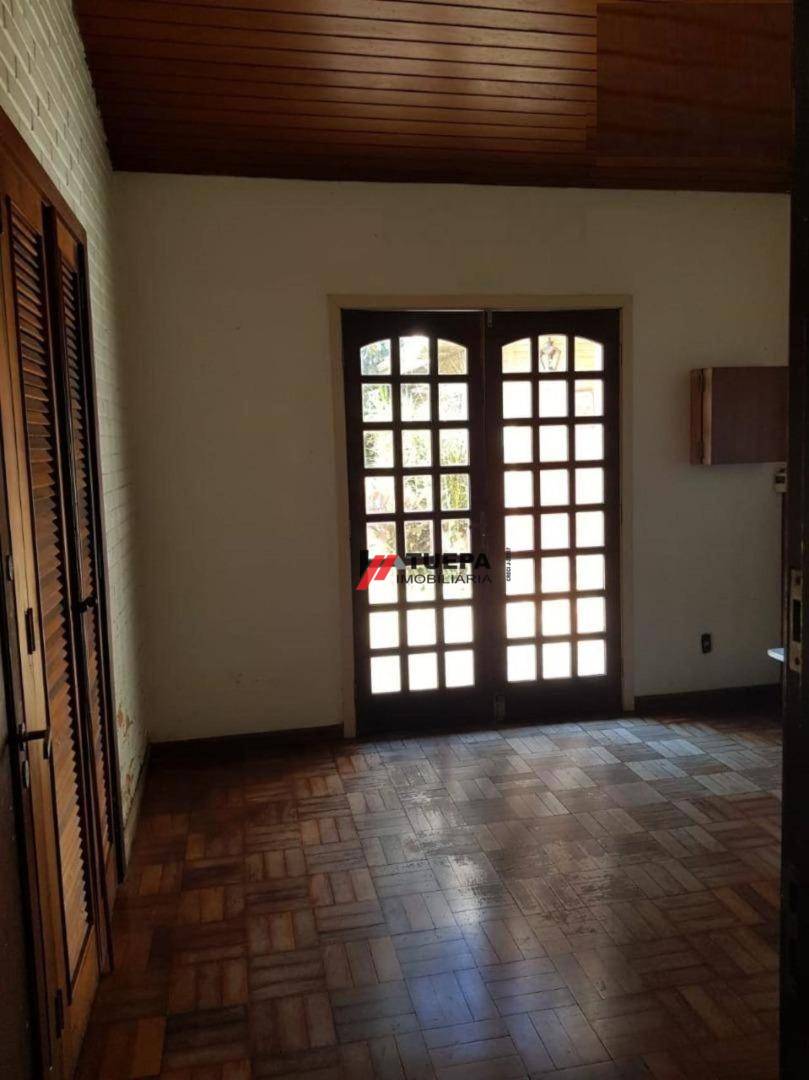 Casa à venda com 8 quartos, 500m² - Foto 9