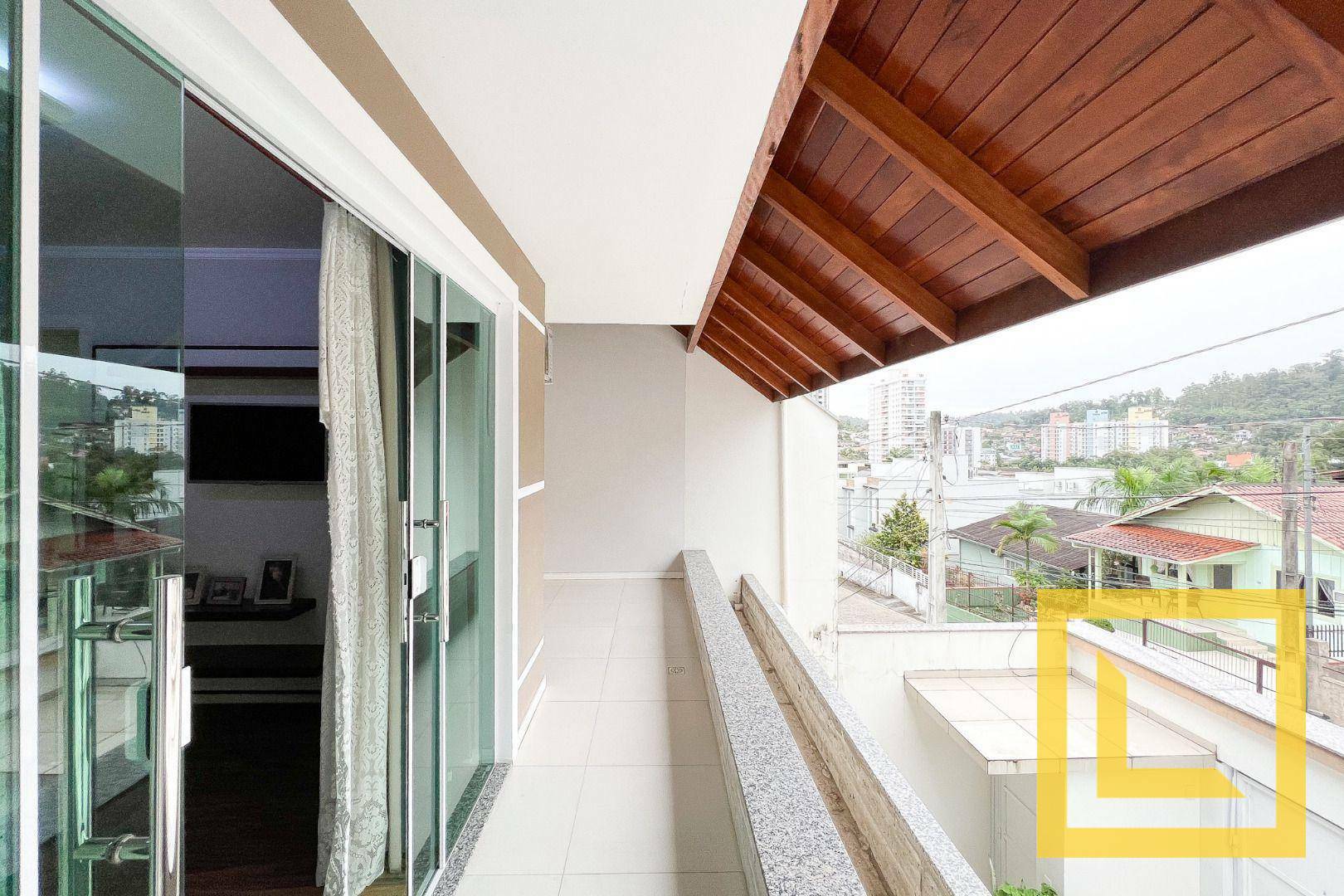 Casa à venda com 4 quartos, 320m² - Foto 19