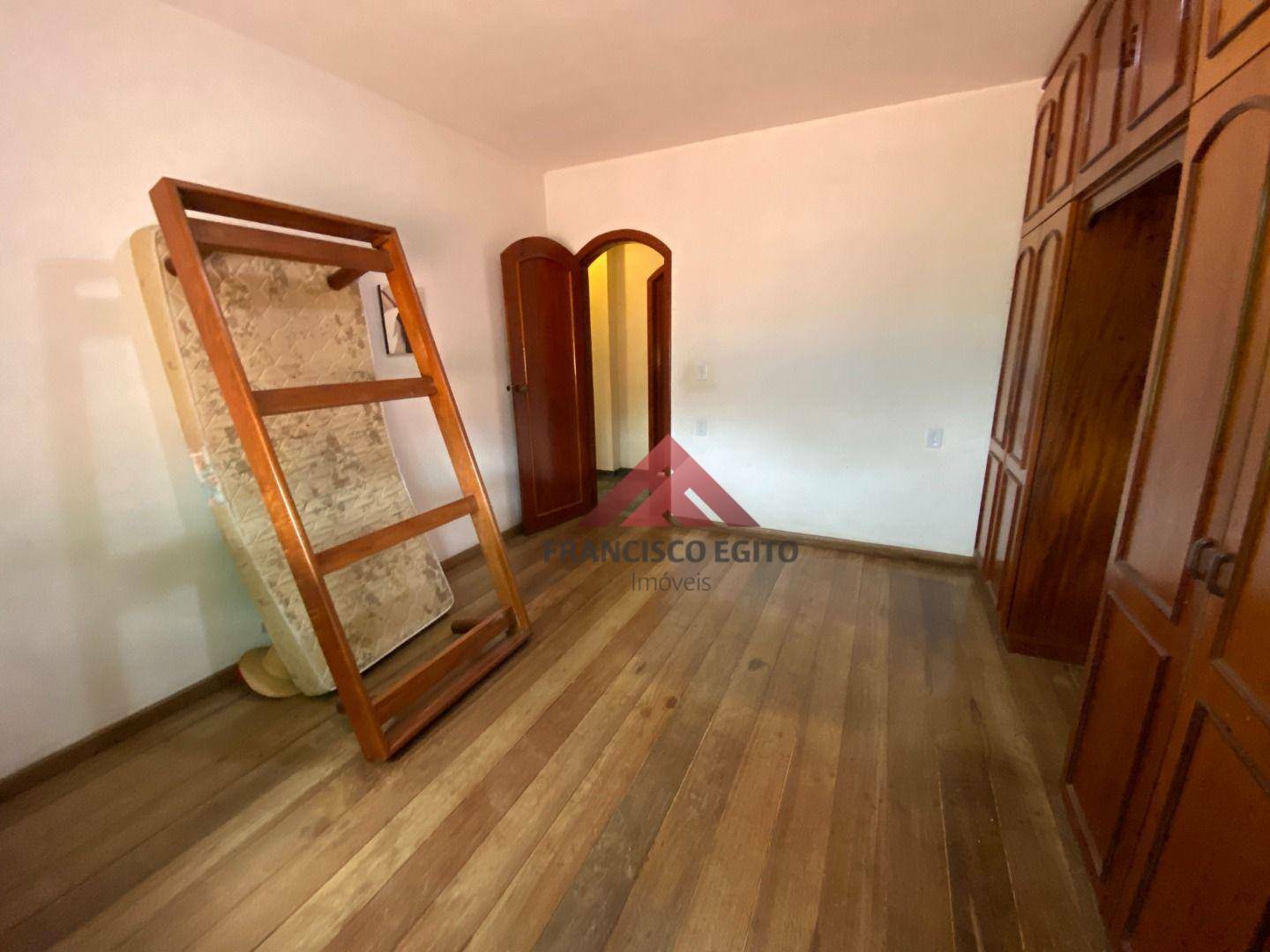 Casa à venda com 4 quartos, 350m² - Foto 18