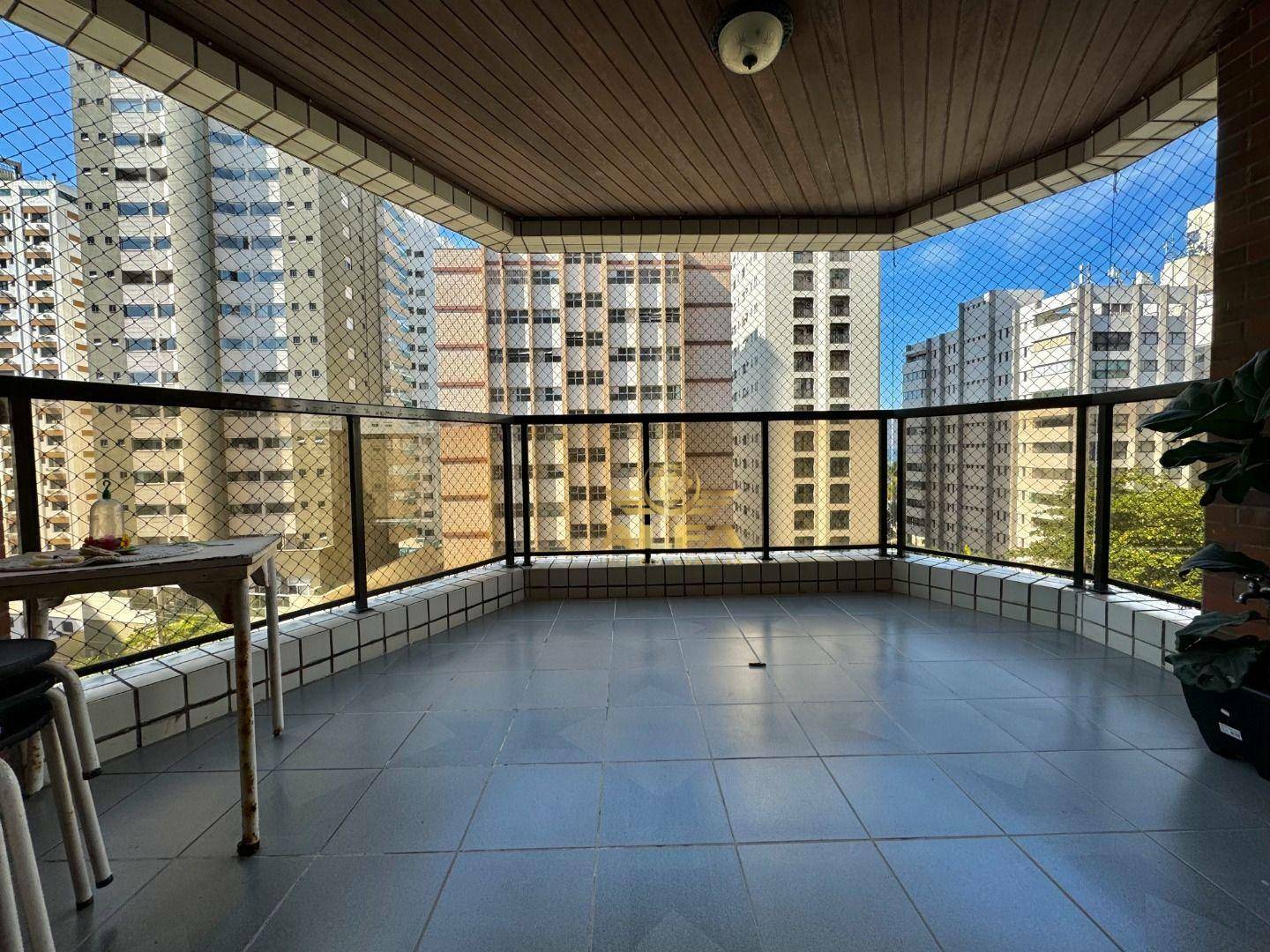 Apartamento à venda com 4 quartos, 190m² - Foto 2