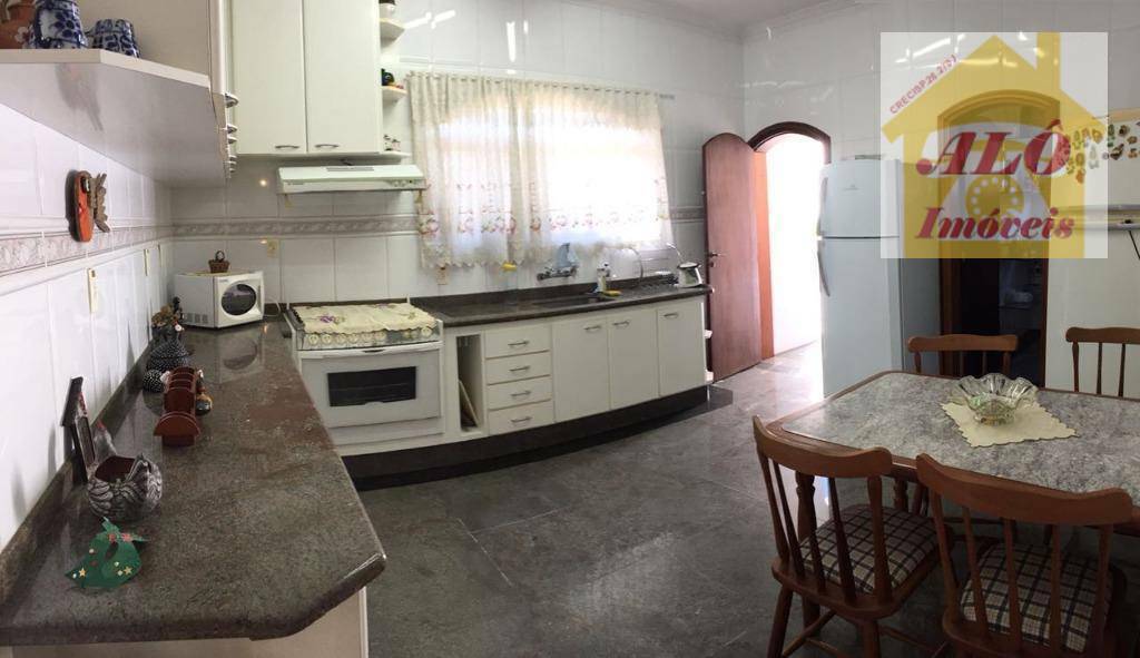 Casa à venda com 3 quartos, 326m² - Foto 18