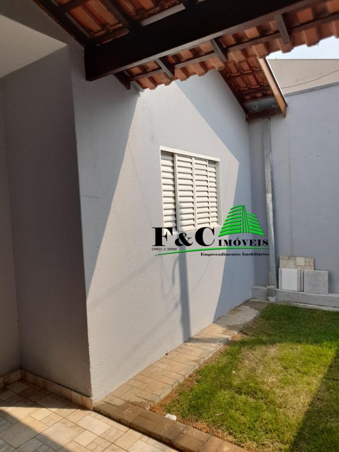 Casa à venda com 2 quartos, 140m² - Foto 1