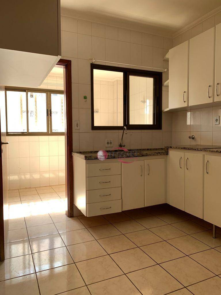 Apartamento para alugar com 3 quartos, 126m² - Foto 10