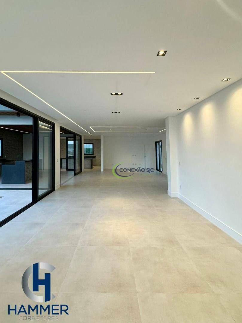 Sobrado à venda com 5 quartos, 495m² - Foto 1