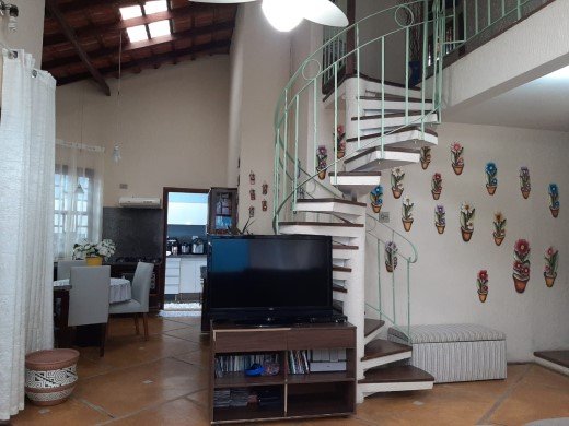 Casa à venda com 4 quartos, 70m² - Foto 19