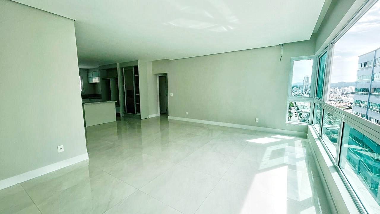 Apartamento à venda com 3 quartos, 120m² - Foto 11