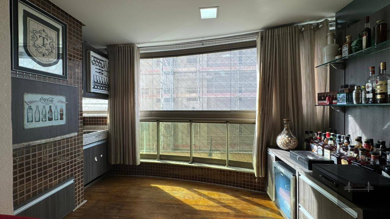 Apartamento, 3 quartos, 131 m² - Foto 2