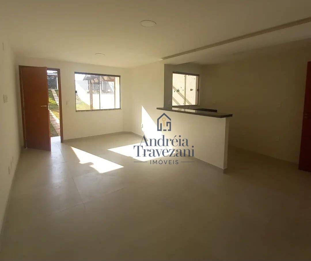 Casa à venda com 3 quartos, 96m² - Foto 4