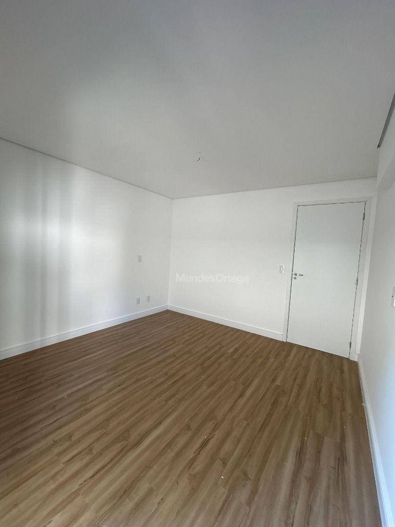 Apartamento à venda com 3 quartos, 177m² - Foto 20