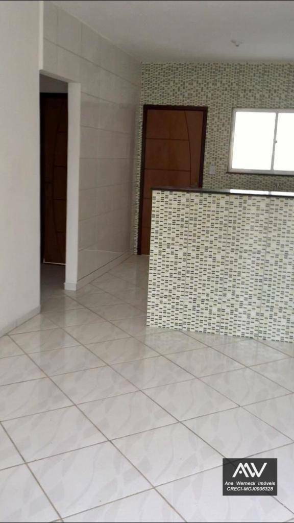 Casa à venda com 2 quartos, 60m² - Foto 5