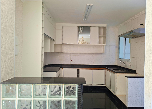Casa de Condomínio à venda com 2 quartos, 127m² - Foto 4