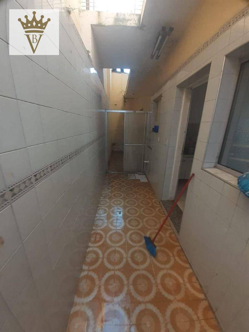 Casa à venda com 3 quartos, 200m² - Foto 2