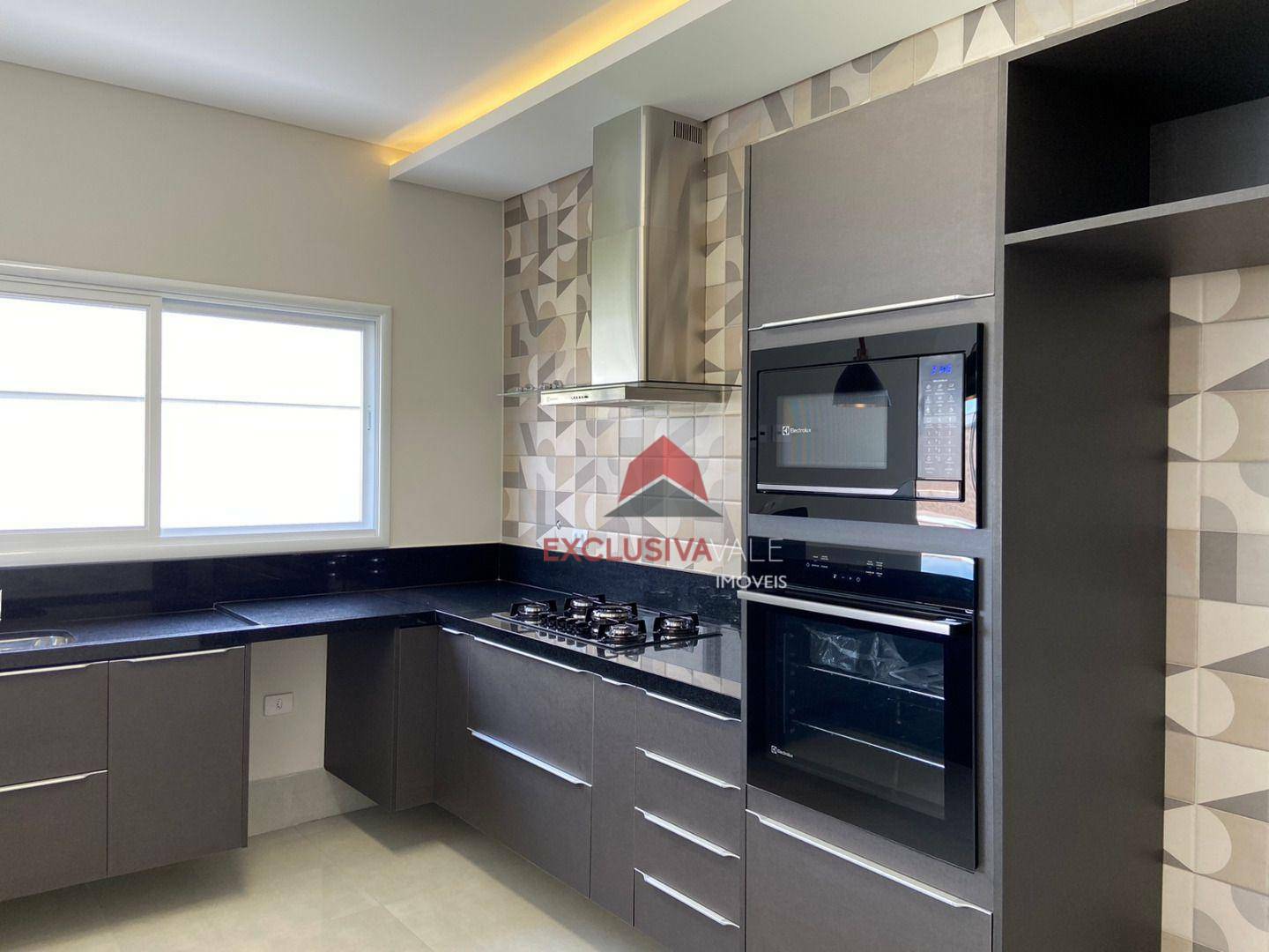Casa de Condomínio à venda com 4 quartos, 291m² - Foto 9