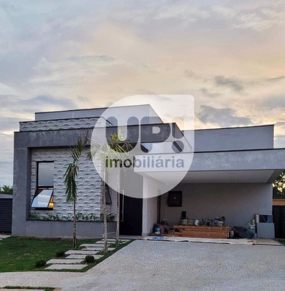 Casa de Condomínio à venda com 4 quartos, 226m² - Foto 2