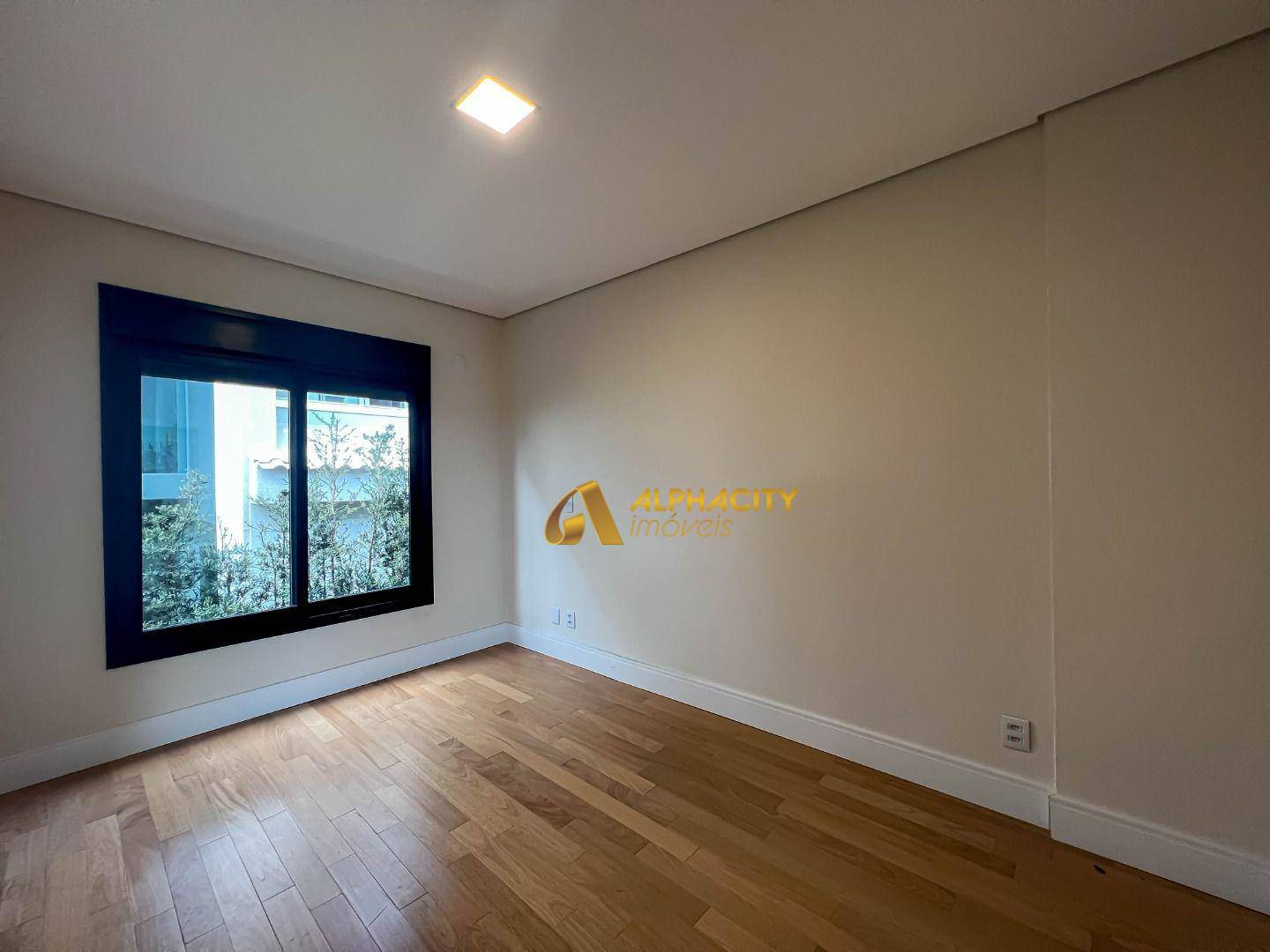 Casa de Condomínio à venda com 4 quartos, 400m² - Foto 12