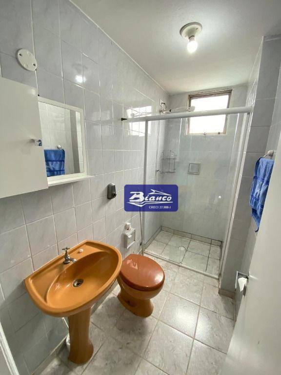 Apartamento para alugar com 2 quartos, 65m² - Foto 9