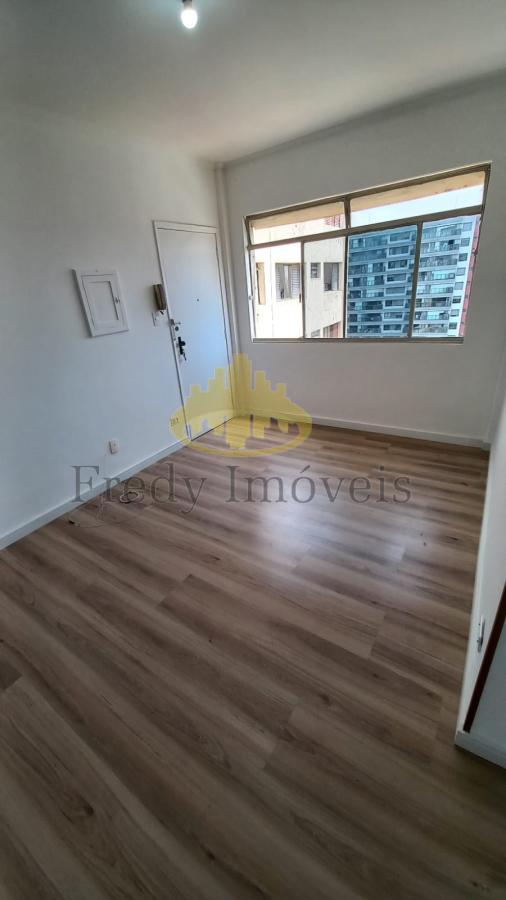 Apartamento à venda com 2 quartos, 68m² - Foto 2