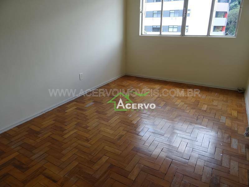 Apartamento à venda com 3 quartos, 157m² - Foto 8