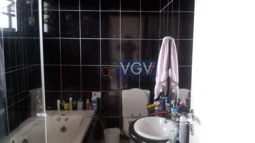 Casa à venda com 3 quartos, 200m² - Foto 12