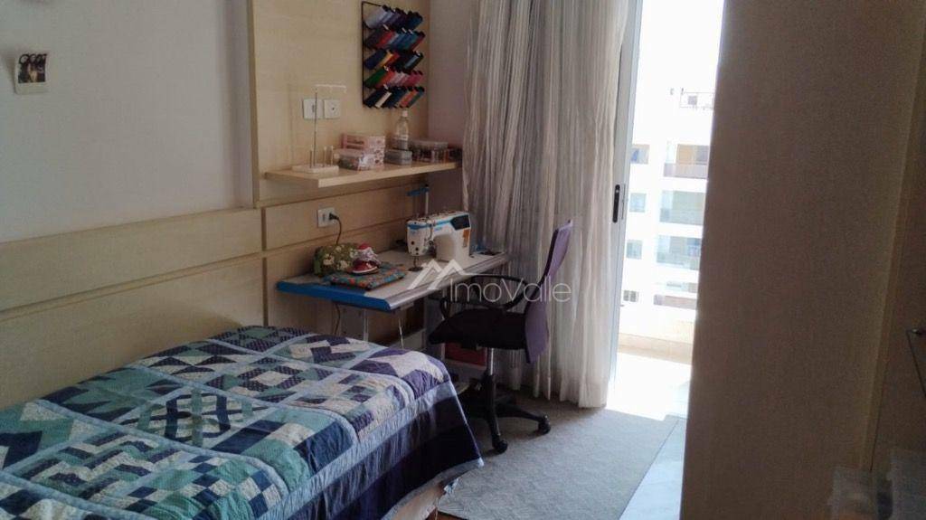 Apartamento à venda com 3 quartos, 157m² - Foto 12